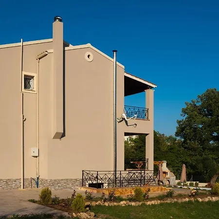 Compass Villa Puládesz